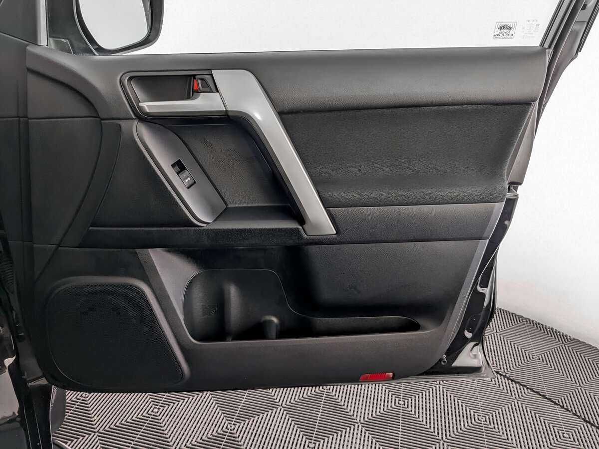 Купить Toyota Land Cruiser Prado с пробегом. Фото: #20