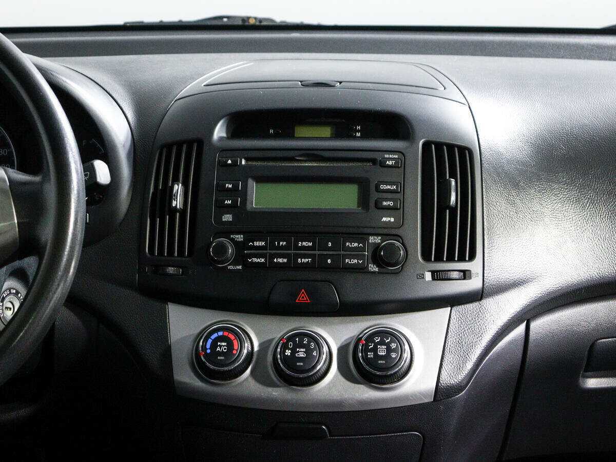 Купить Hyundai Elantra с пробегом. Фото: #10