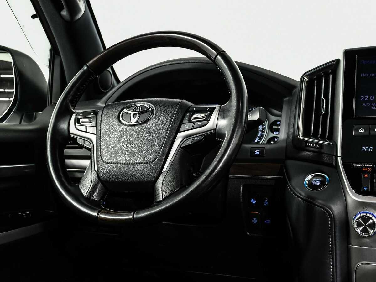 Купить Toyota Land Cruiser с пробегом. Фото: #17