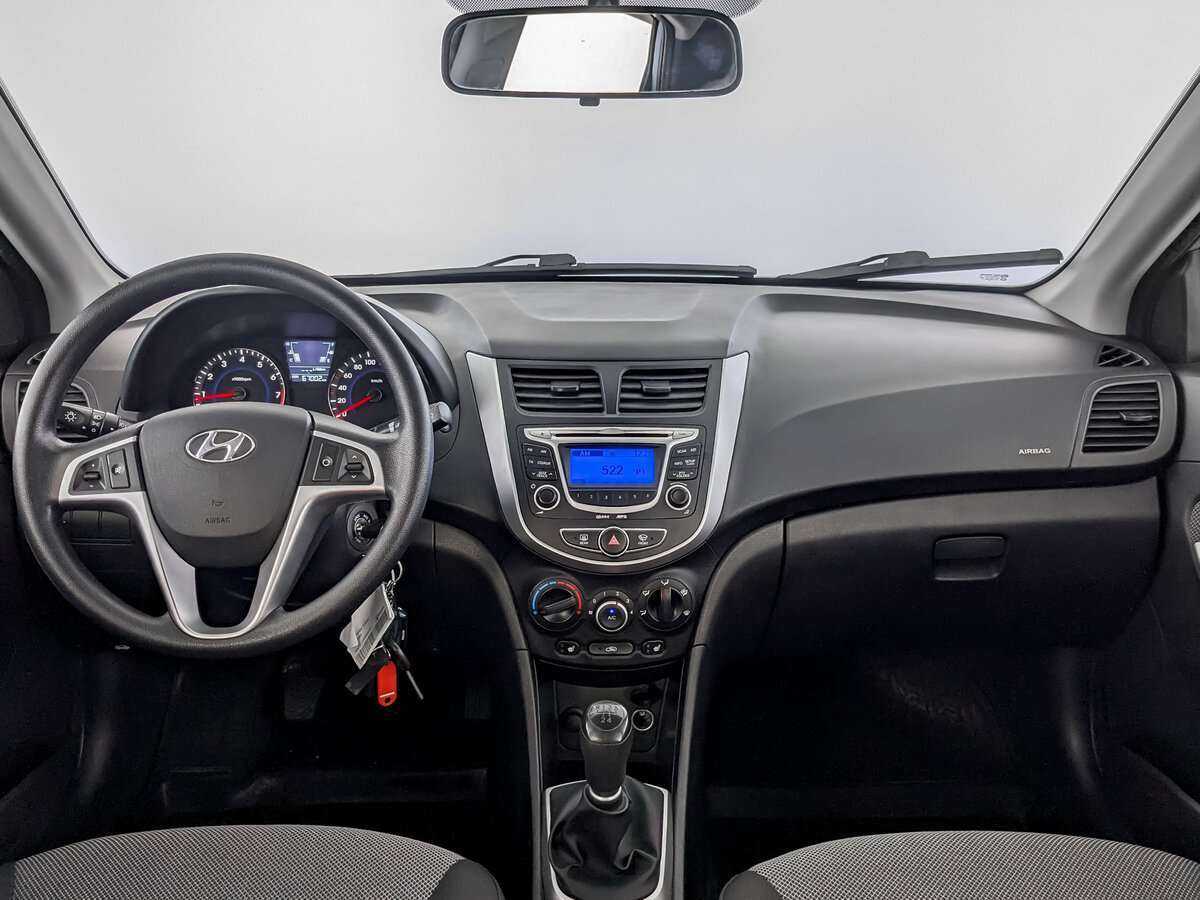 Купить Hyundai Solaris с пробегом. Фото: #8