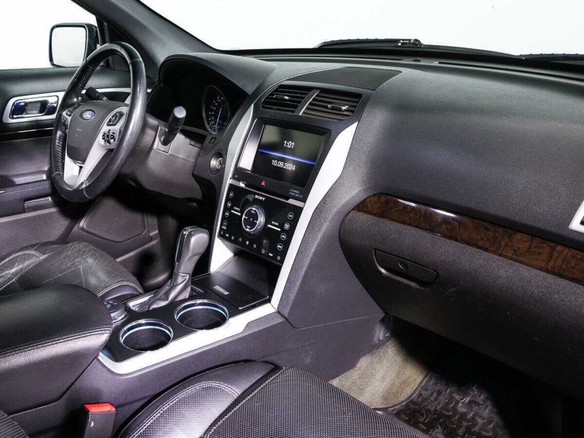 Купить Ford Explorer с пробегом. Фото: #5