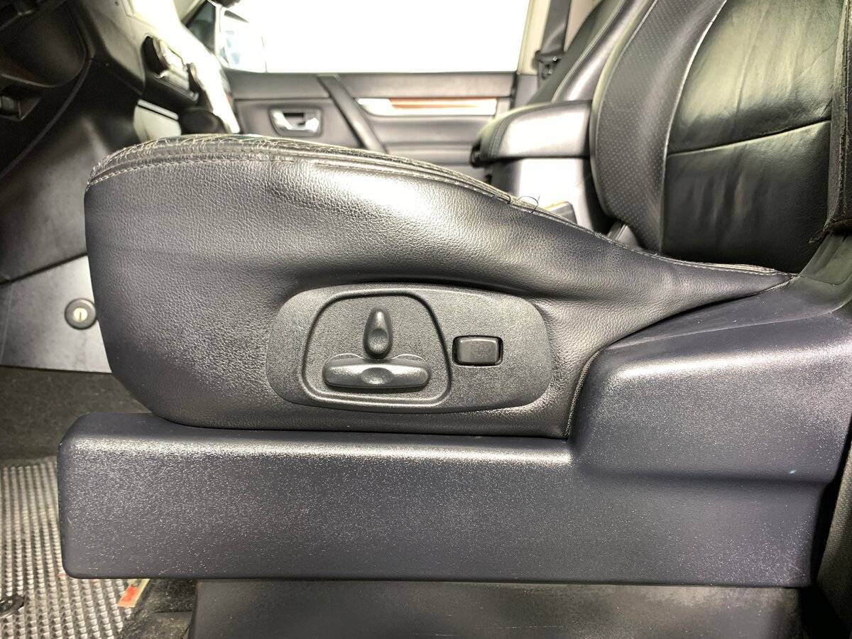 Купить Mitsubishi Pajero с пробегом. Фото: #15