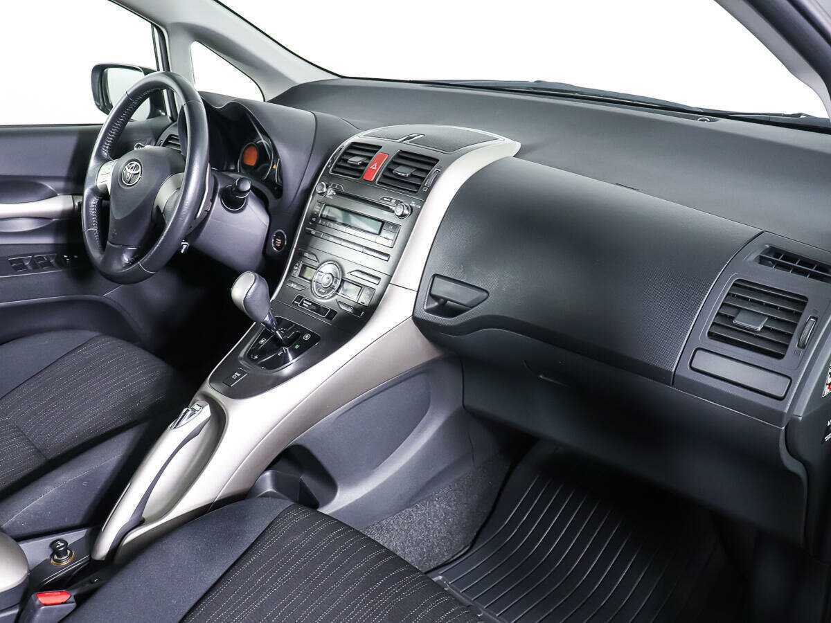 Купить Toyota Auris с пробегом. Фото: #8