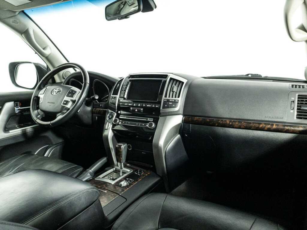 Купить Toyota Land Cruiser с пробегом. Фото: #8