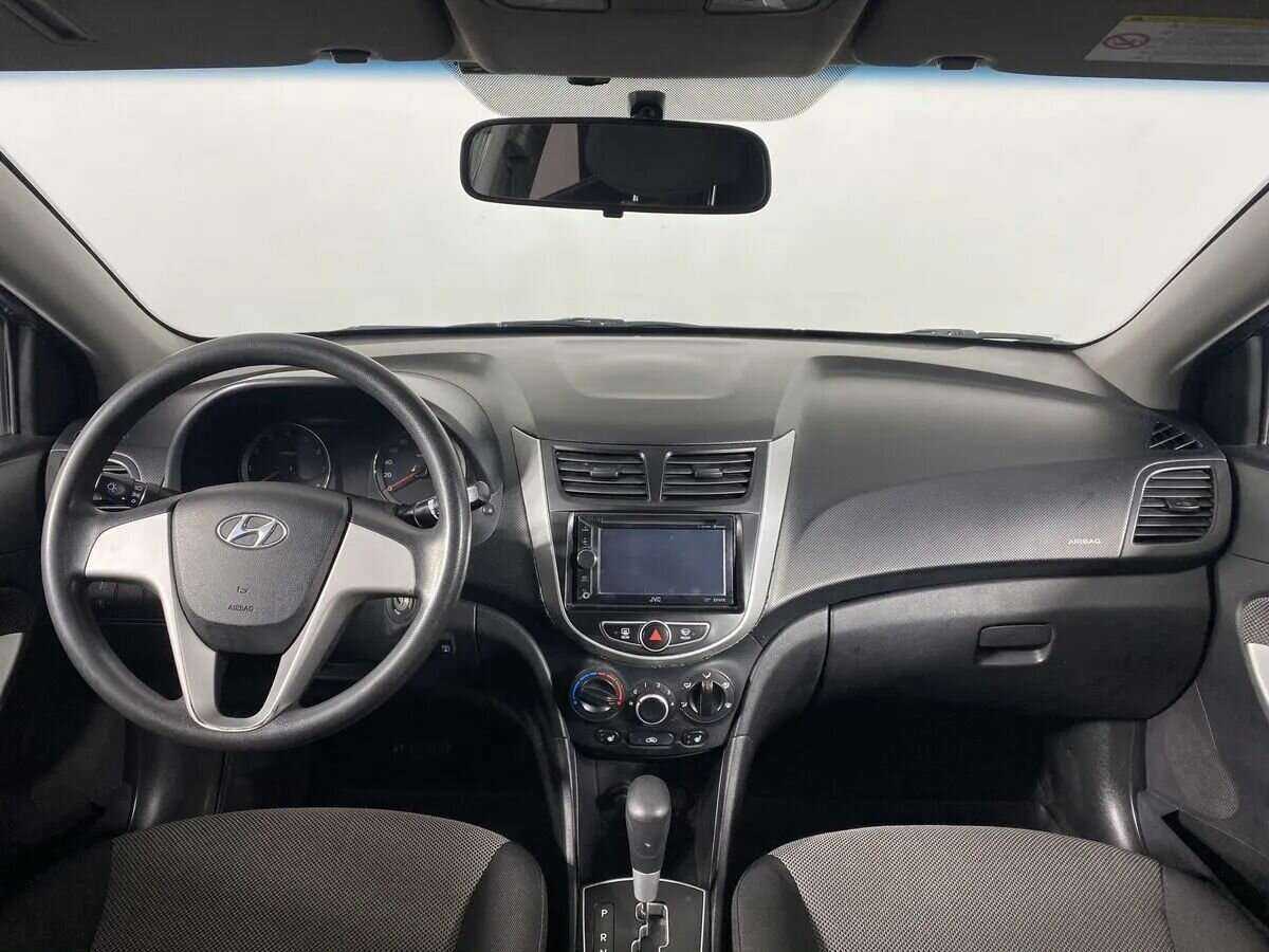 Купить Hyundai Solaris с пробегом. Фото: #11