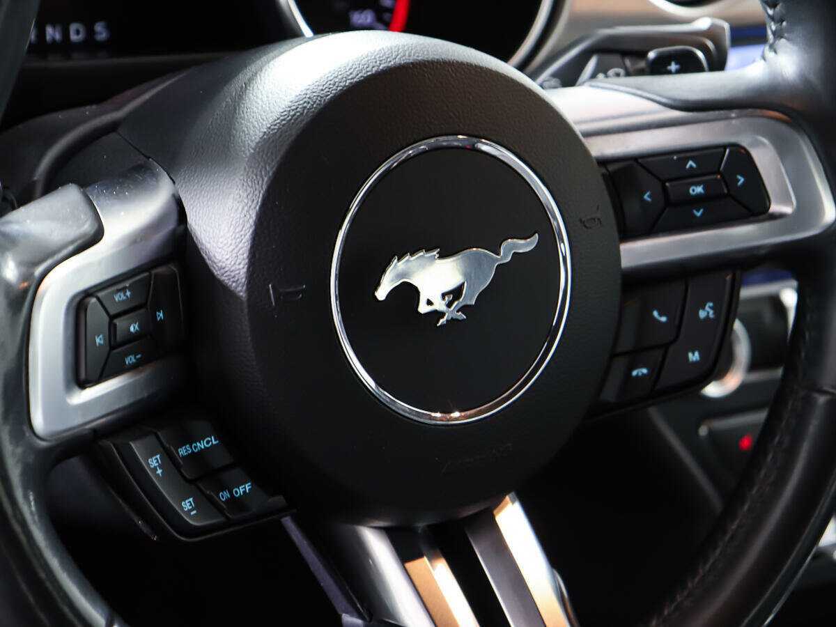 Купить Ford Mustang с пробегом. Фото: #22