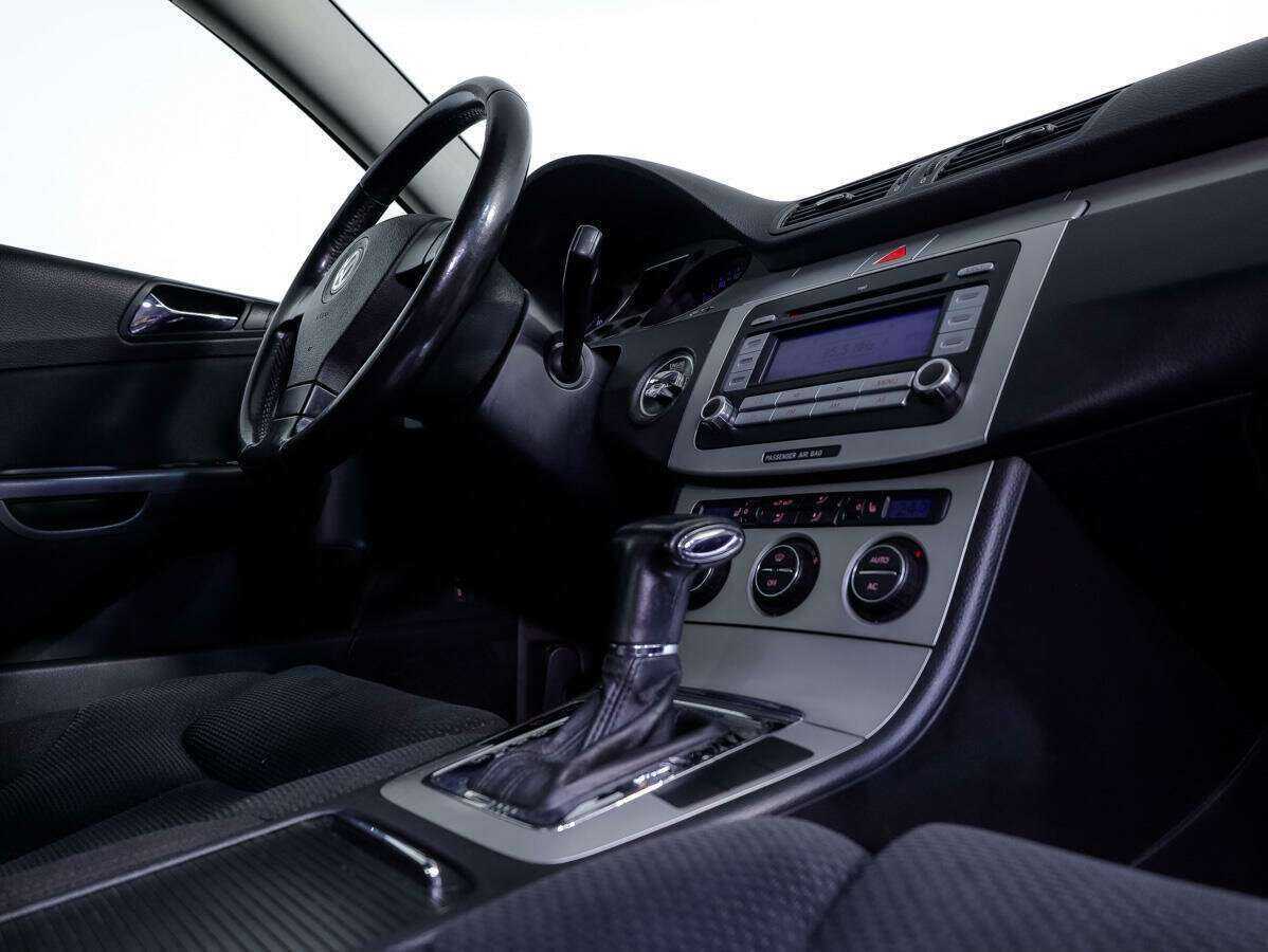 Купить Volkswagen Passat с пробегом. Фото: #19