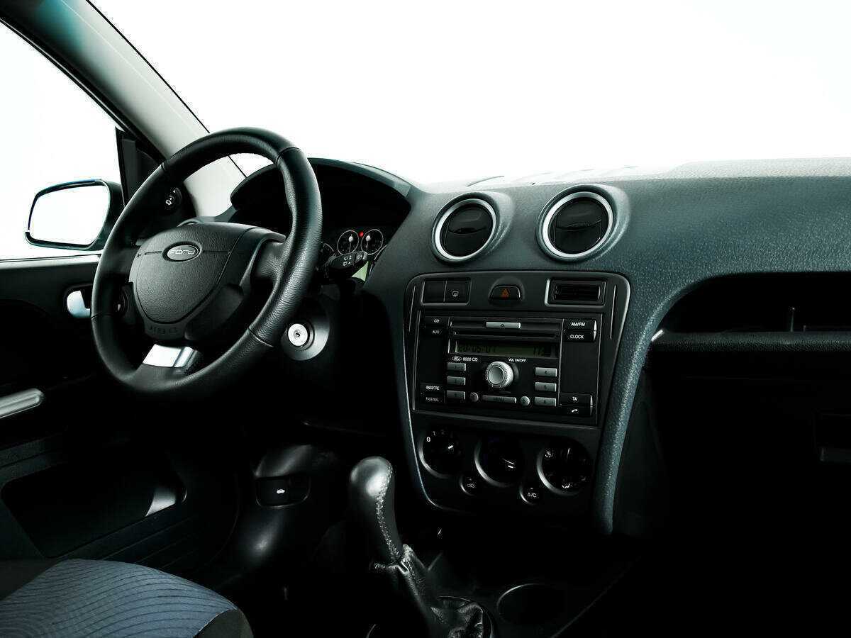 Купить Ford Fusion с пробегом. Фото: #7
