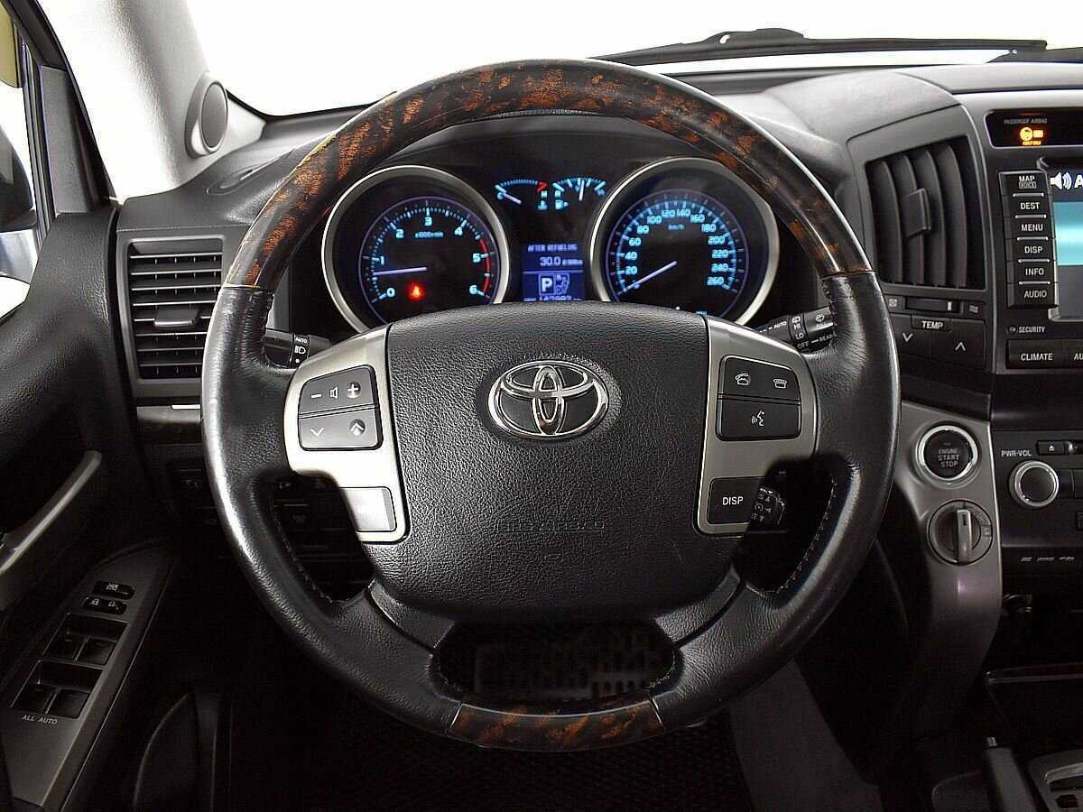 Купить Toyota Land Cruiser с пробегом. Фото: #10
