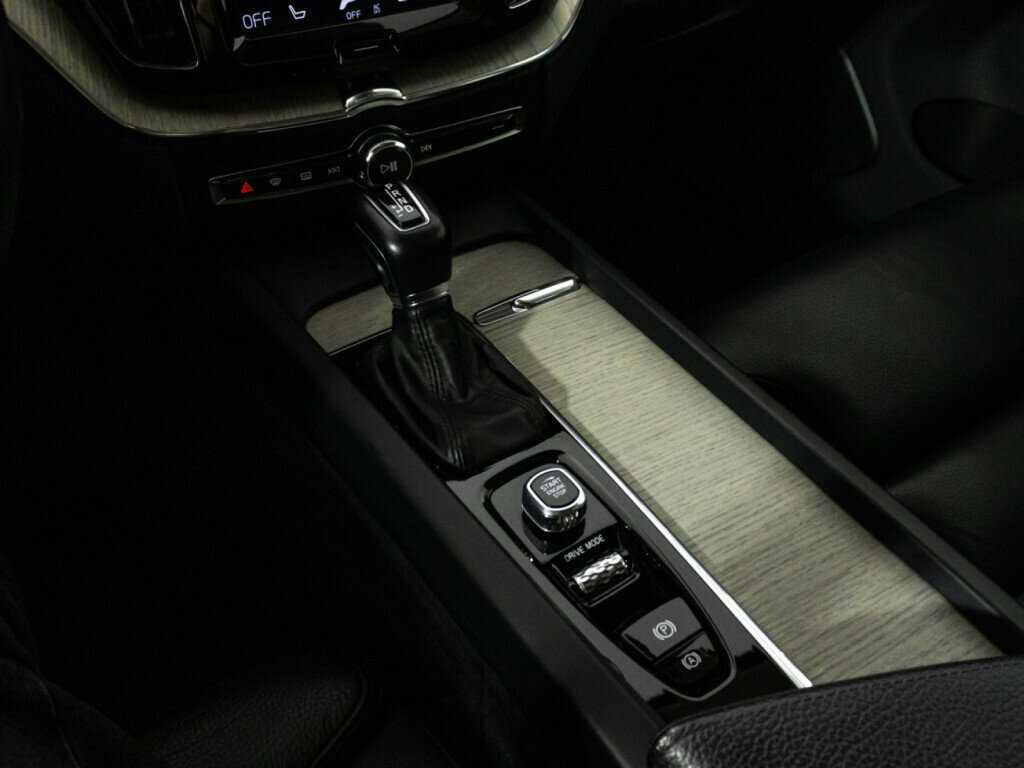 Купить Volvo XC60 с пробегом. Фото: #20
