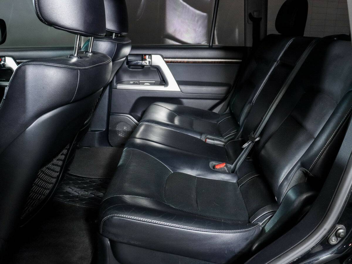 Купить Toyota Land Cruiser с пробегом. Фото: #9