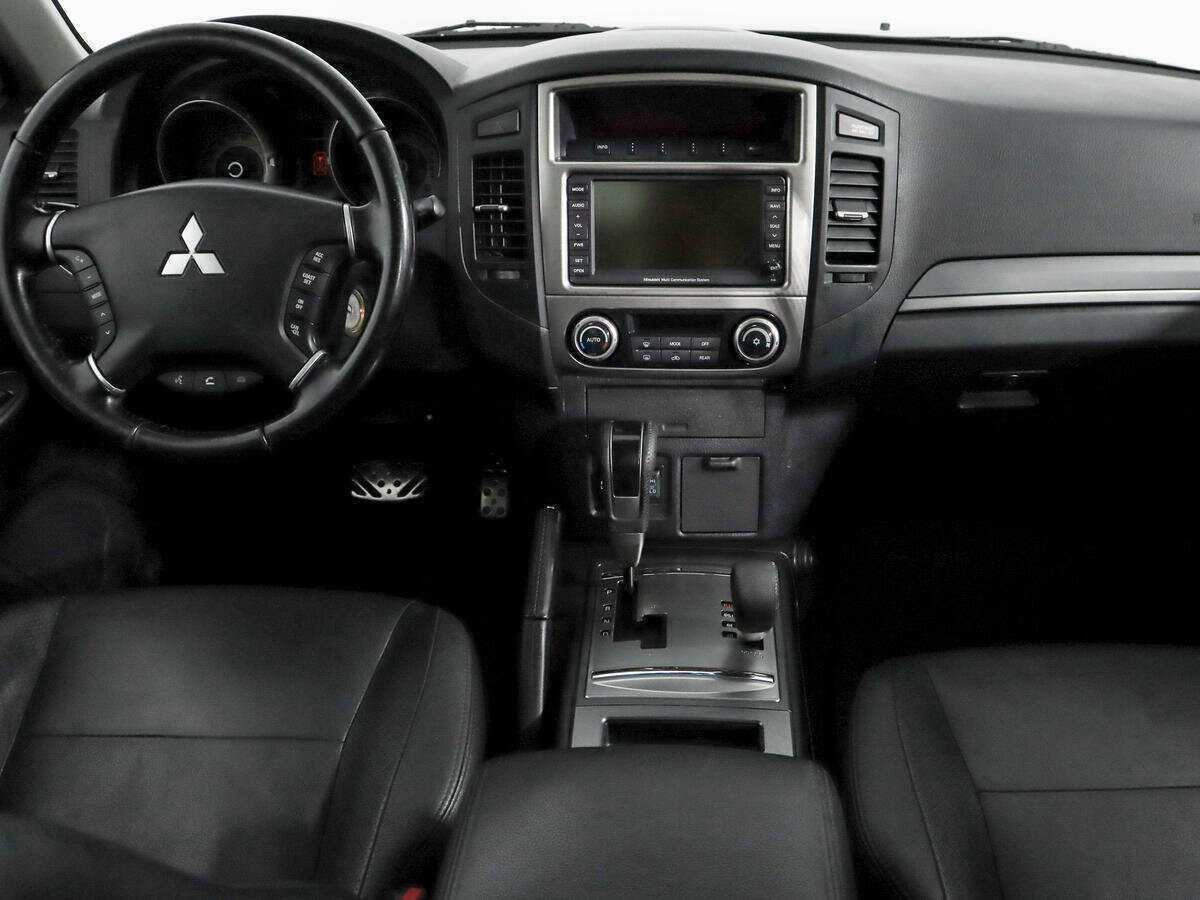 Купить Mitsubishi Pajero с пробегом. Фото: #12