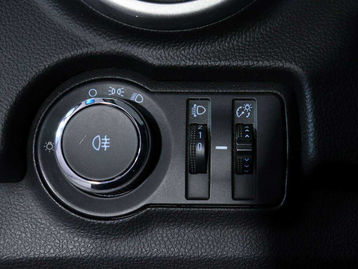 Купить Chevrolet Tracker с пробегом. Фото: #14