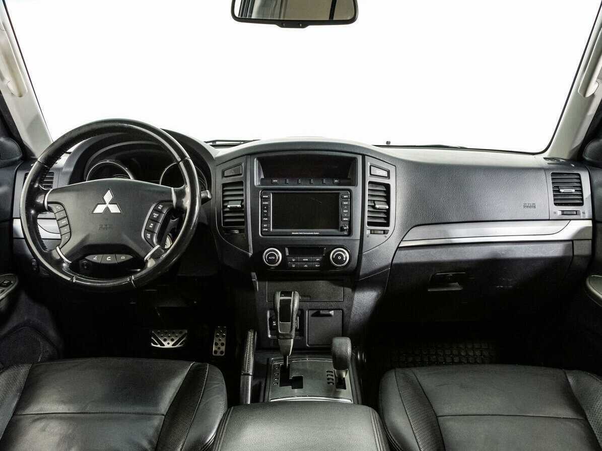 Купить Mitsubishi Pajero с пробегом. Фото: #10