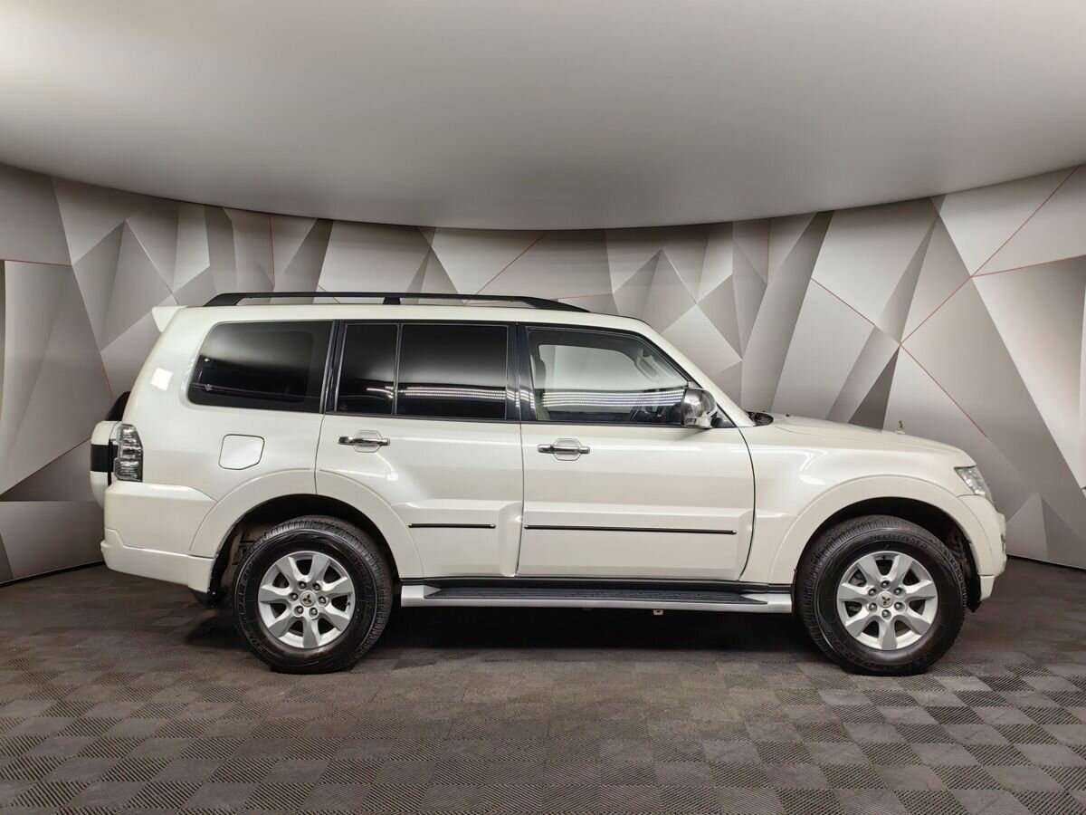 Купить Mitsubishi Pajero с пробегом. Фото: #5