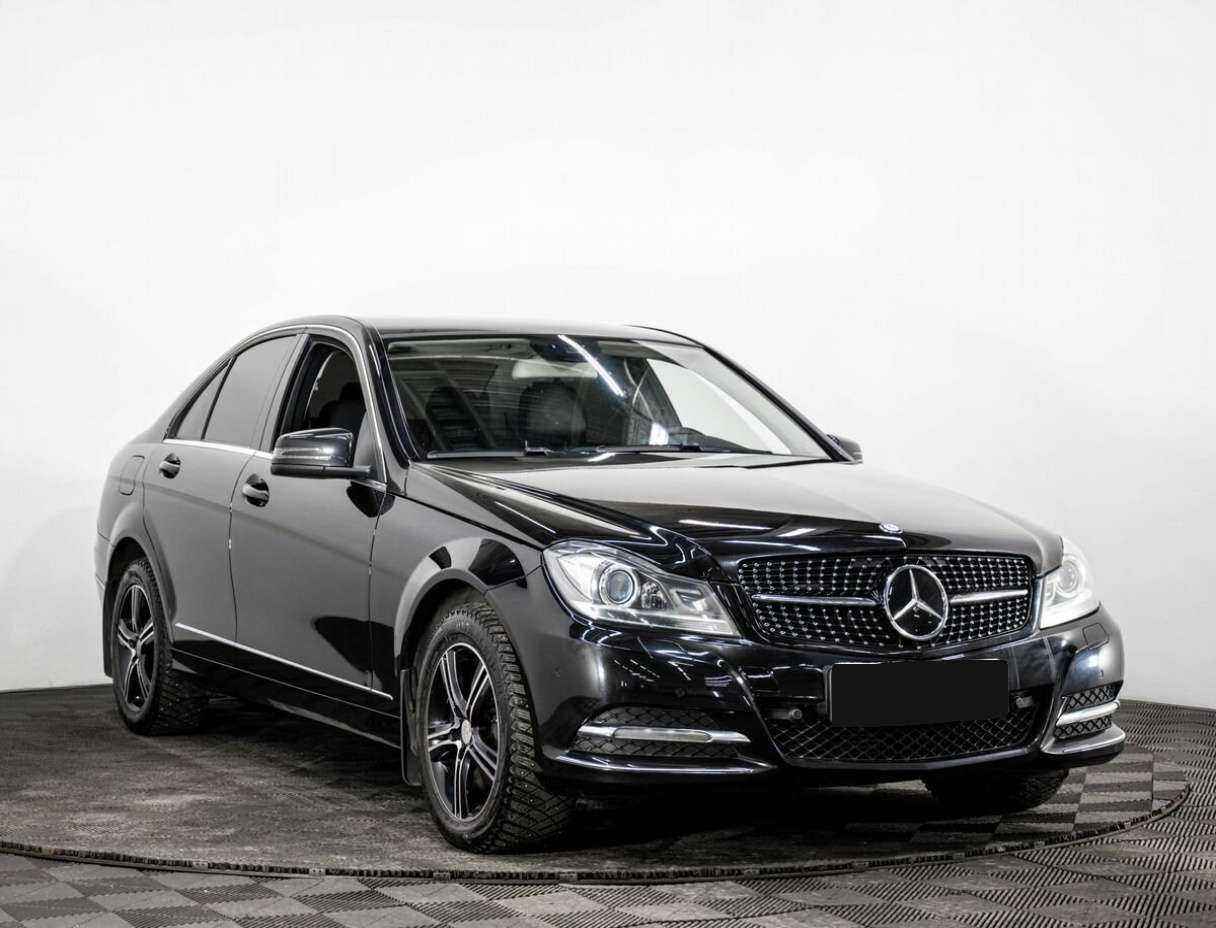 Купить Mercedes-Benz C-Класс с пробегом. Фото: #2