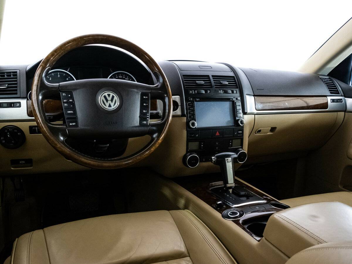 Купить Volkswagen Touareg с пробегом. Фото: #10