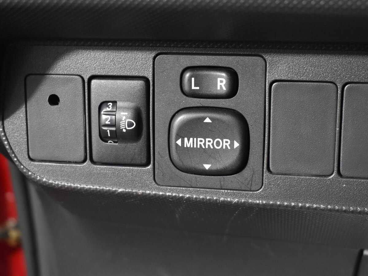 Купить Toyota Auris с пробегом. Фото: #8