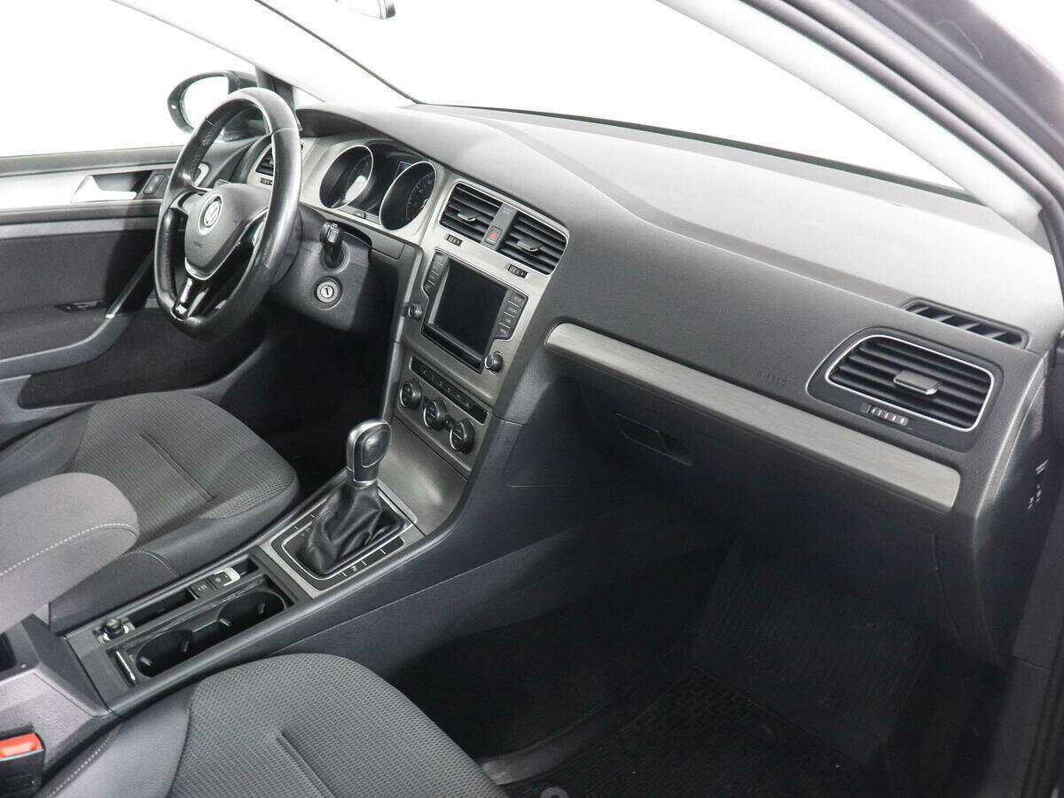 Купить Volkswagen Golf с пробегом. Фото: #9