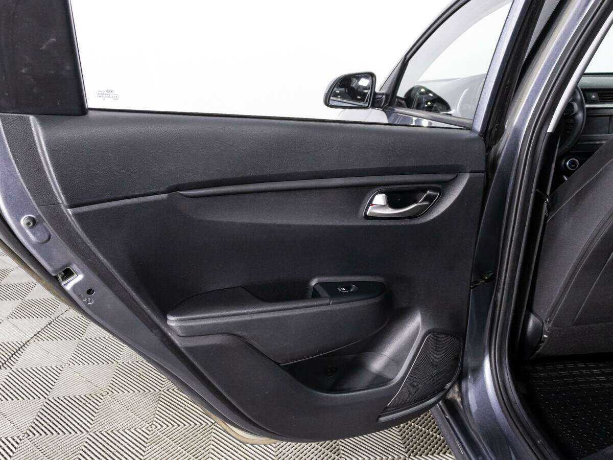 Купить Kia Rio с пробегом. Фото: #22