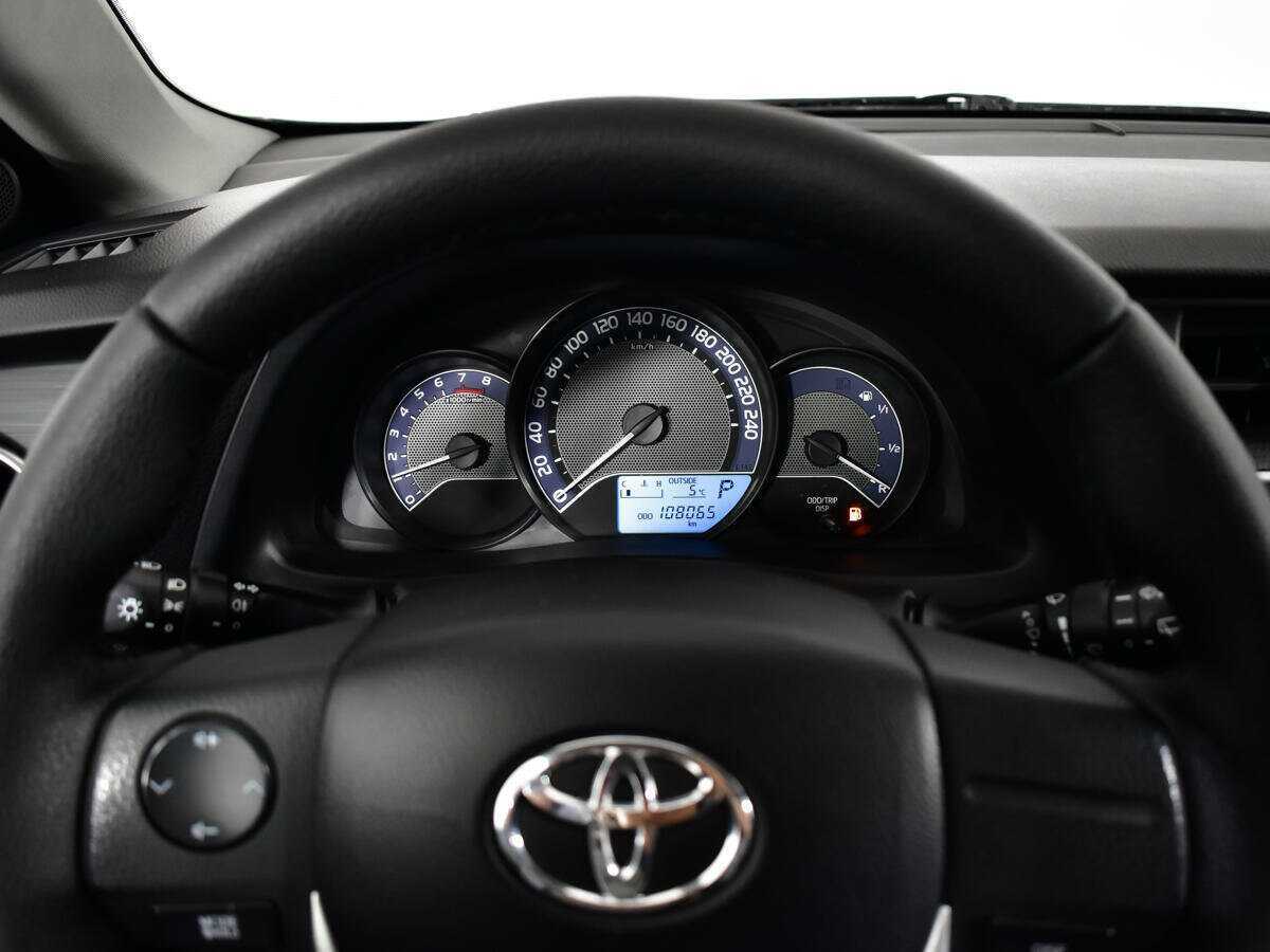 Купить Toyota Auris с пробегом. Фото: #10