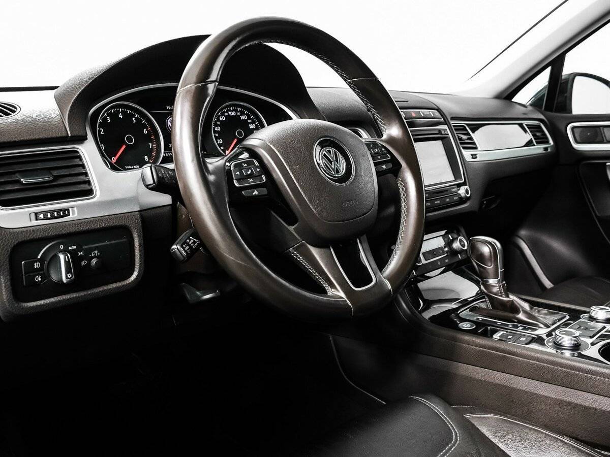 Купить Volkswagen Touareg с пробегом. Фото: #11