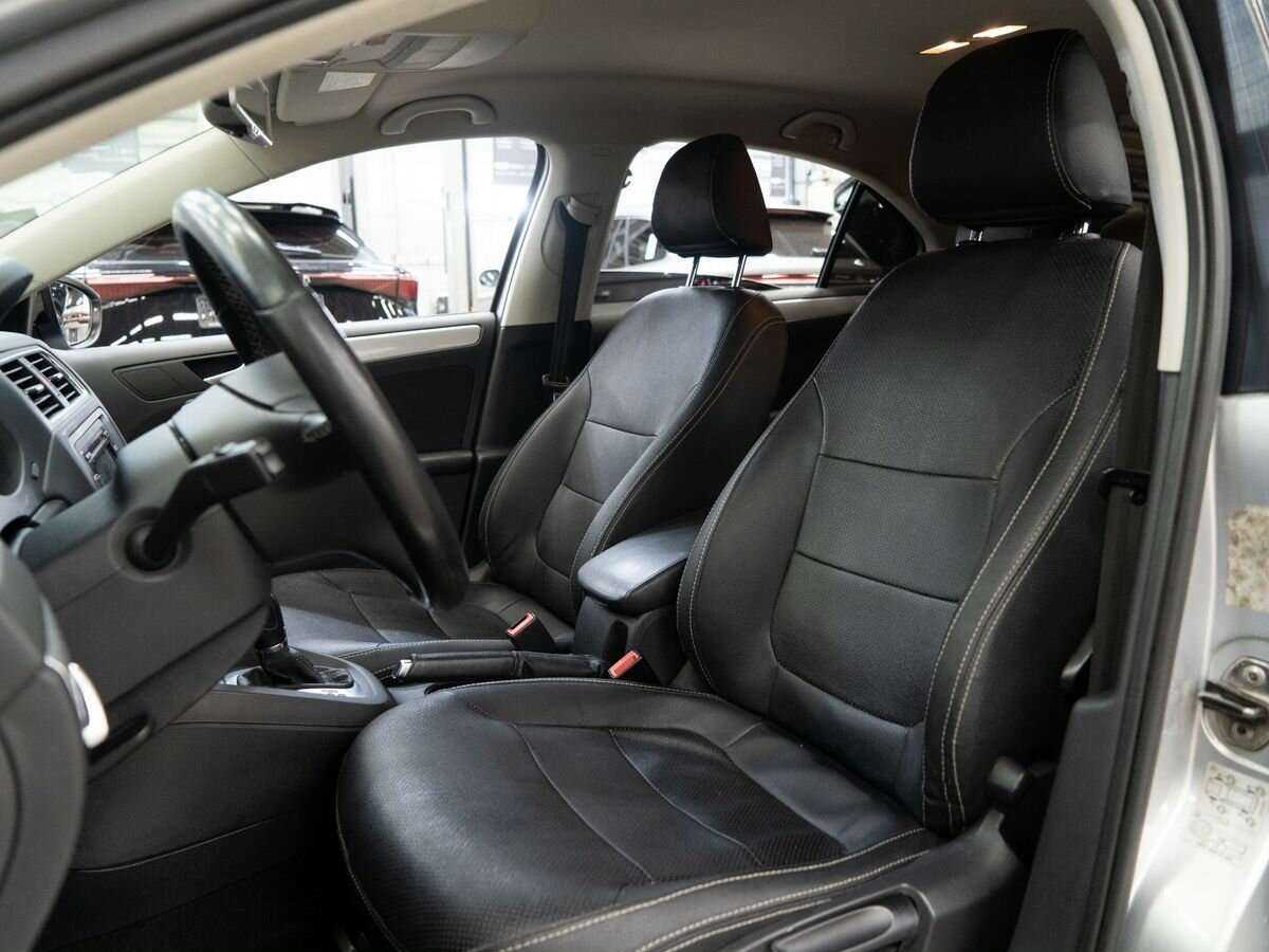 Купить Volkswagen Jetta с пробегом. Фото: #5