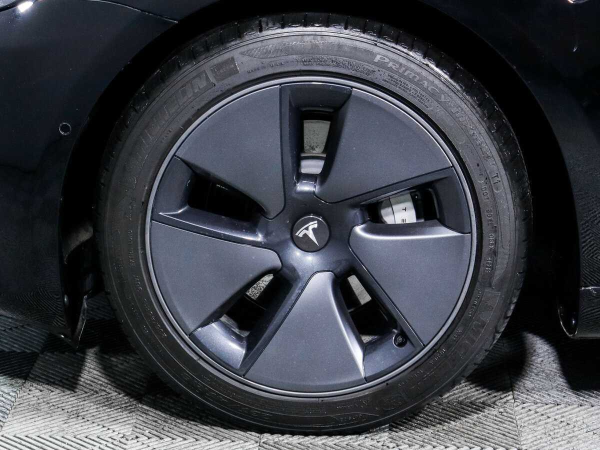 Купить Tesla Model 3 с пробегом. Фото: #11