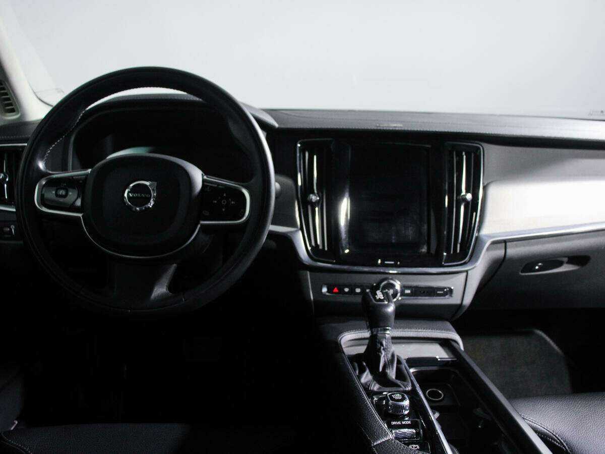 Купить Volvo S90 с пробегом. Фото: #9