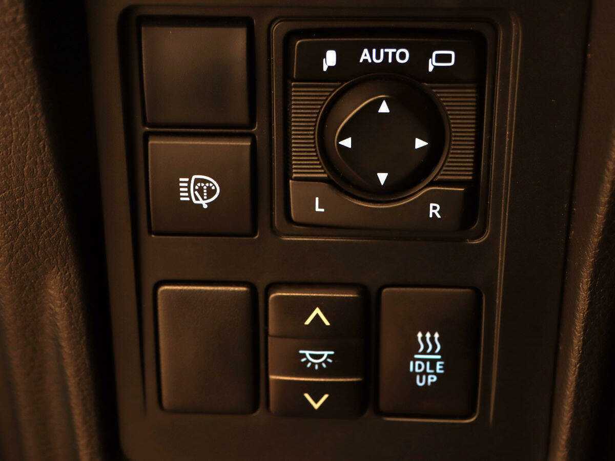 Купить Toyota Land Cruiser Prado с пробегом. Фото: #15