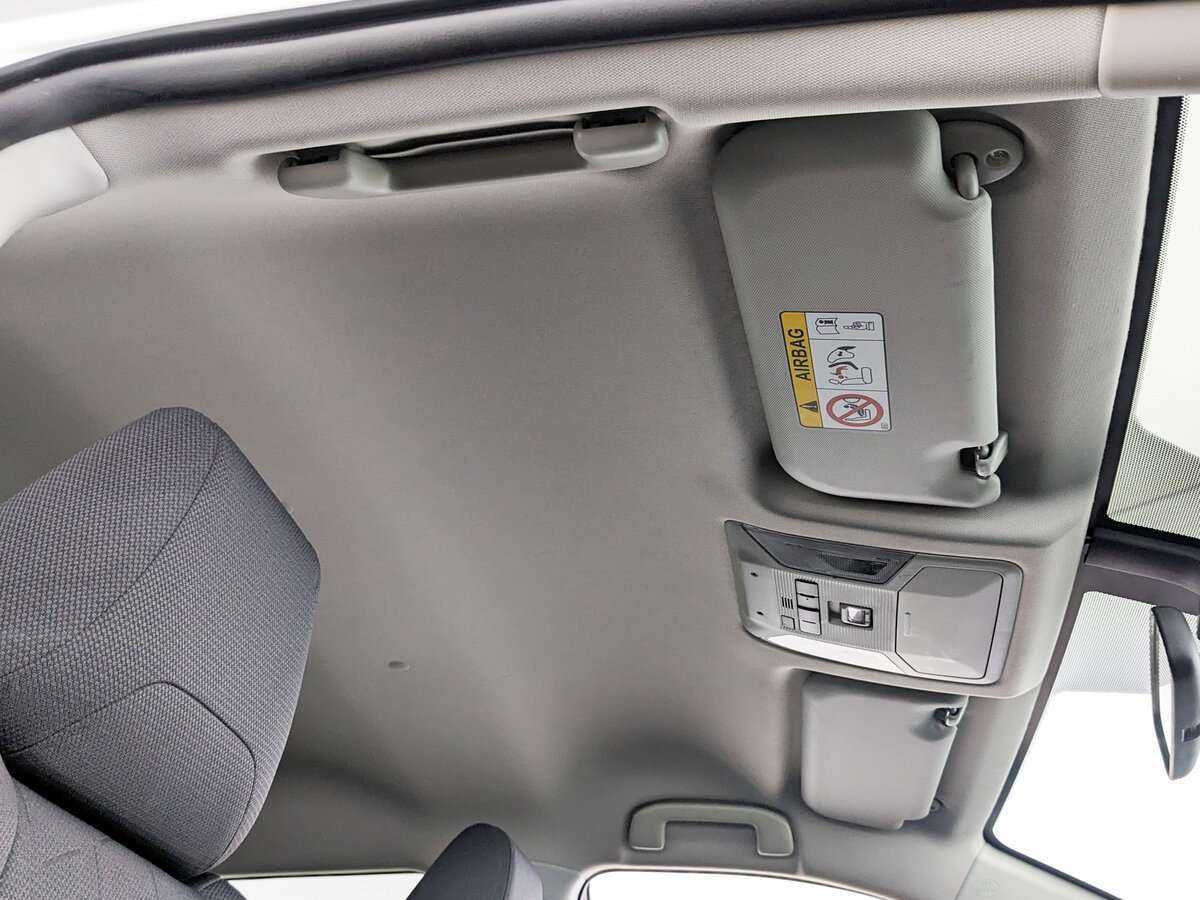 Купить Toyota RAV4 с пробегом. Фото: #17
