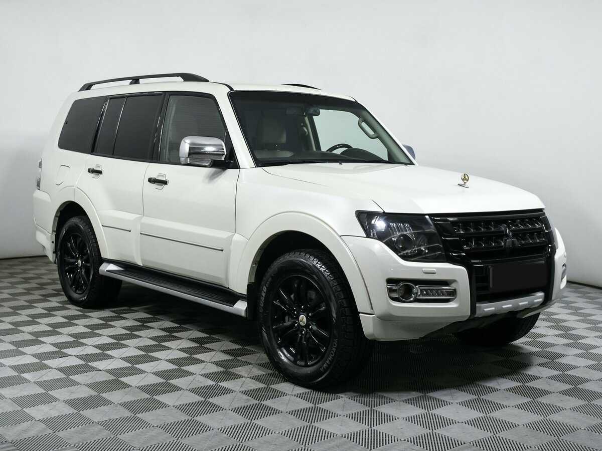 Купить Mitsubishi Pajero с пробегом. Фото: #2