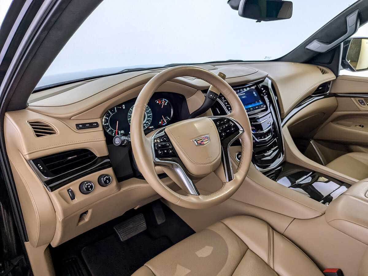 Купить Cadillac Escalade с пробегом. Фото: #13
