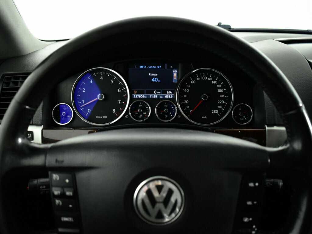 Купить Volkswagen Touareg с пробегом. Фото: #10