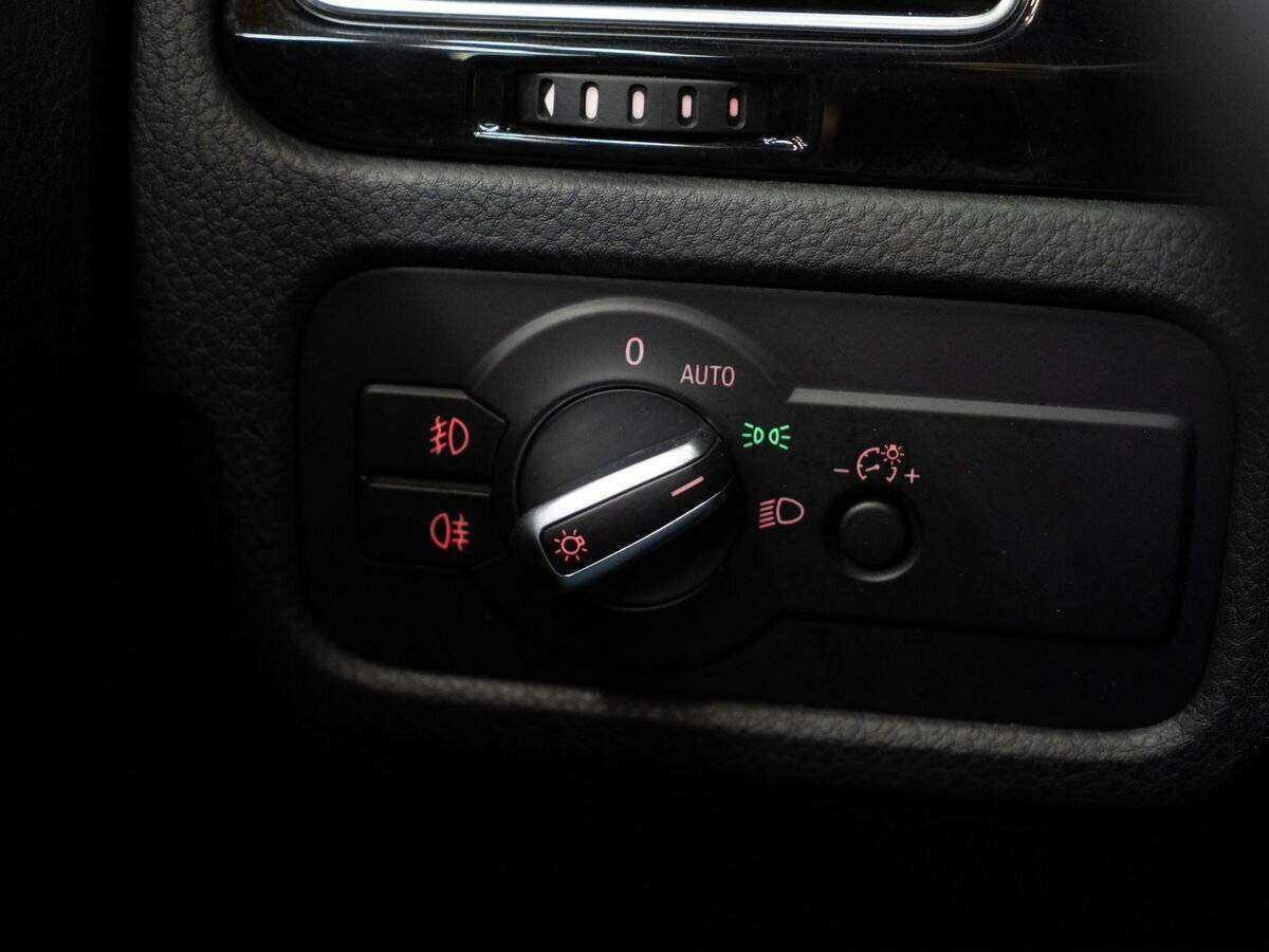 Купить Volkswagen Touareg с пробегом. Фото: #17