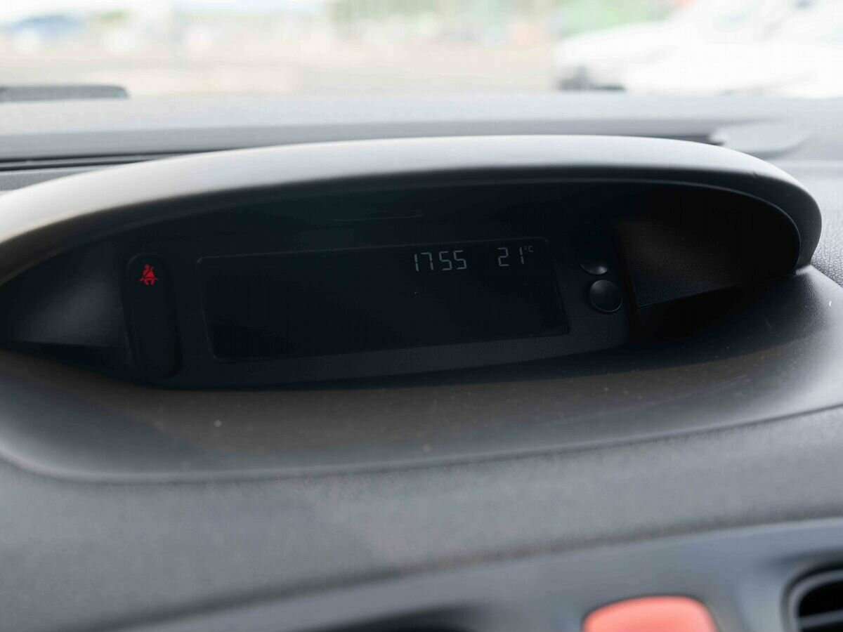Купить Renault Fluence с пробегом. Фото: #16