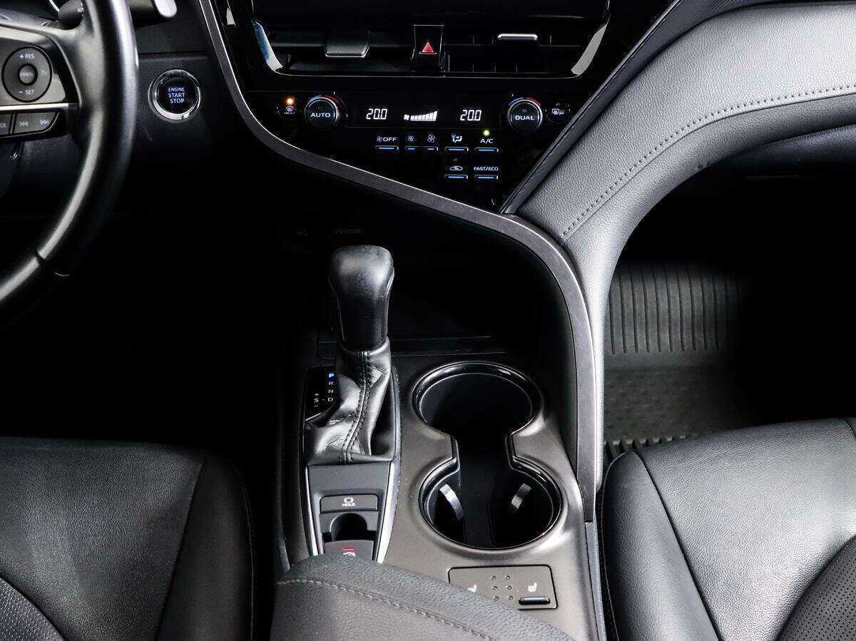 Купить Toyota Camry с пробегом. Фото: #14
