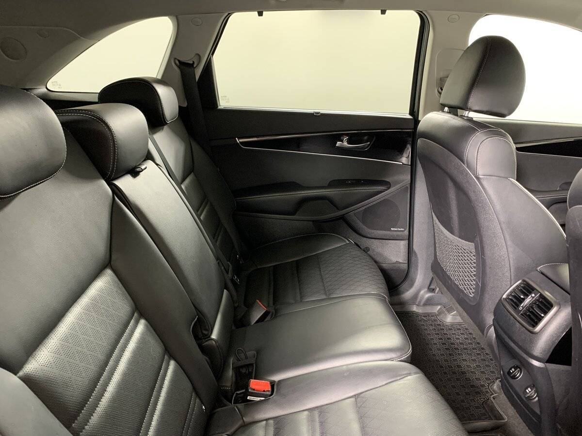 Купить Kia Sorento с пробегом. Фото: #16