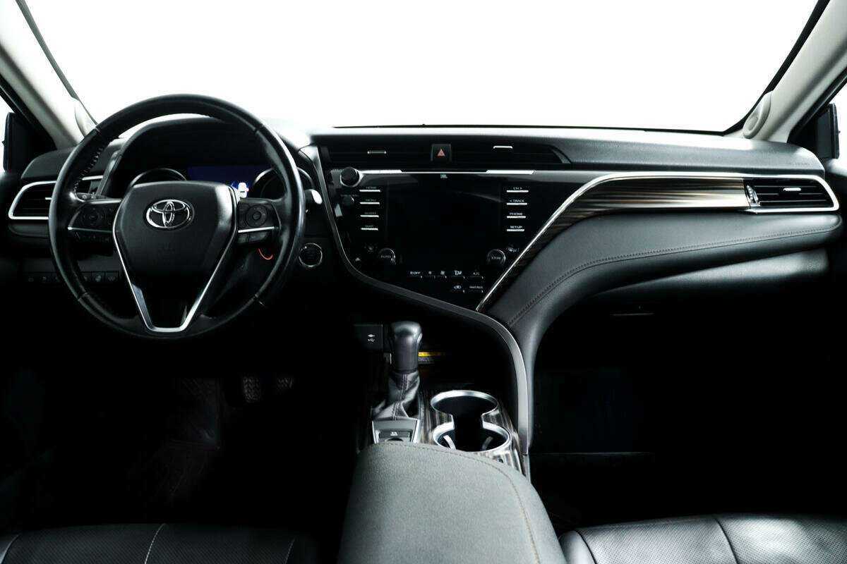 Купить Toyota Camry с пробегом. Фото: #10
