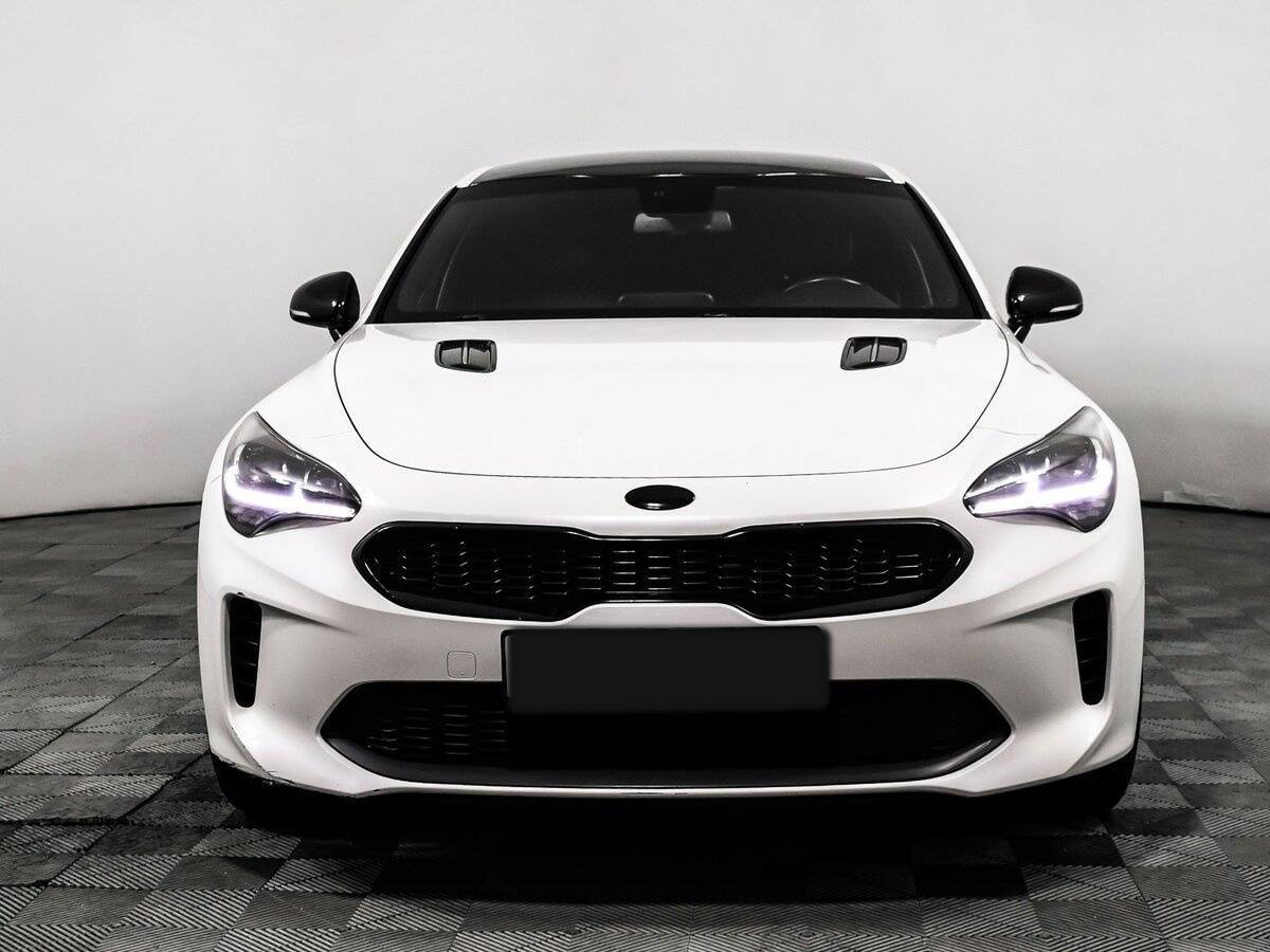 Купить Kia Stinger с пробегом. Фото: #1