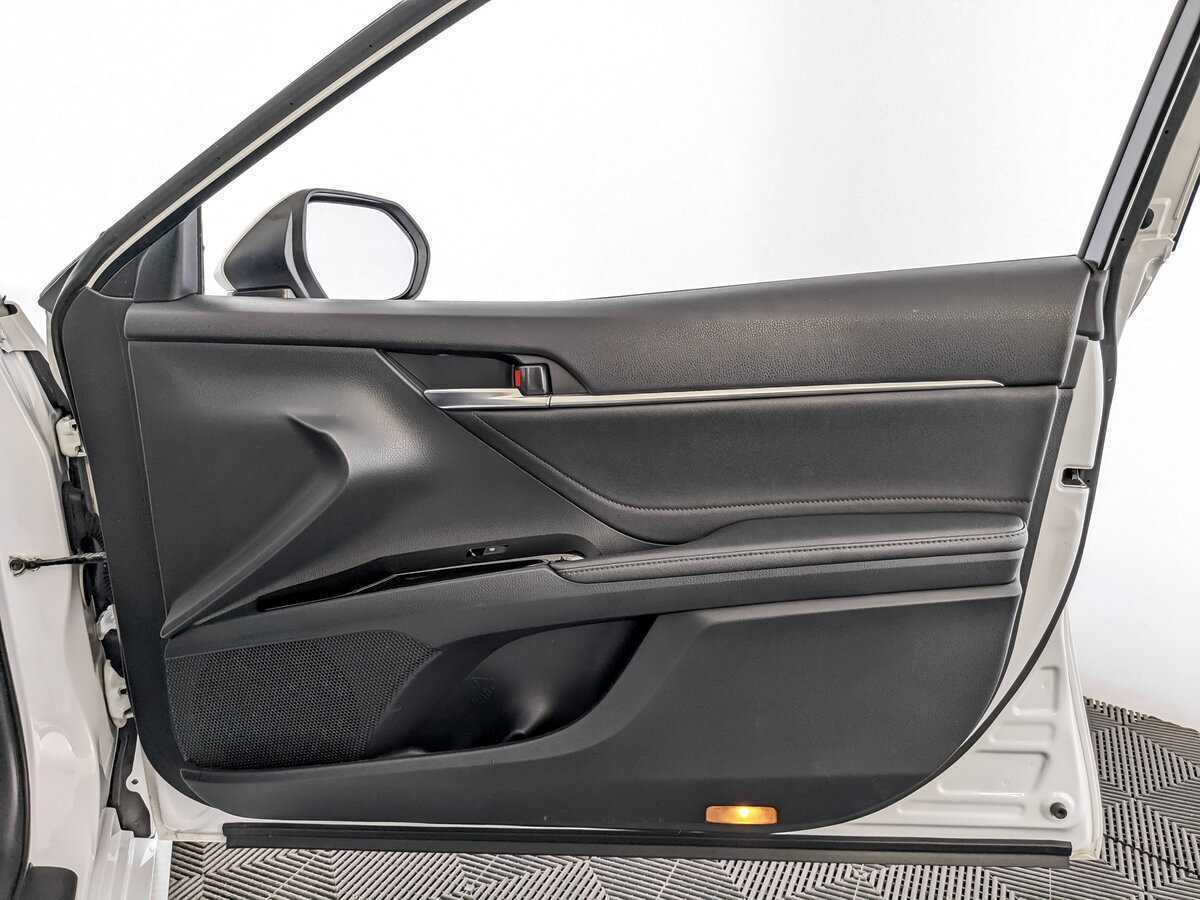 Купить Toyota Camry с пробегом. Фото: #24