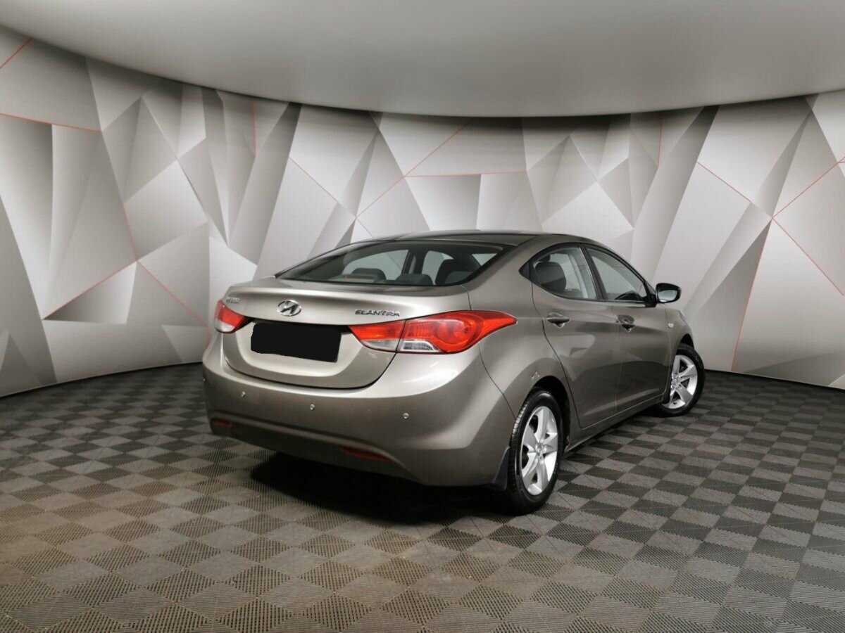 Купить Hyundai Elantra с пробегом. Фото: #1