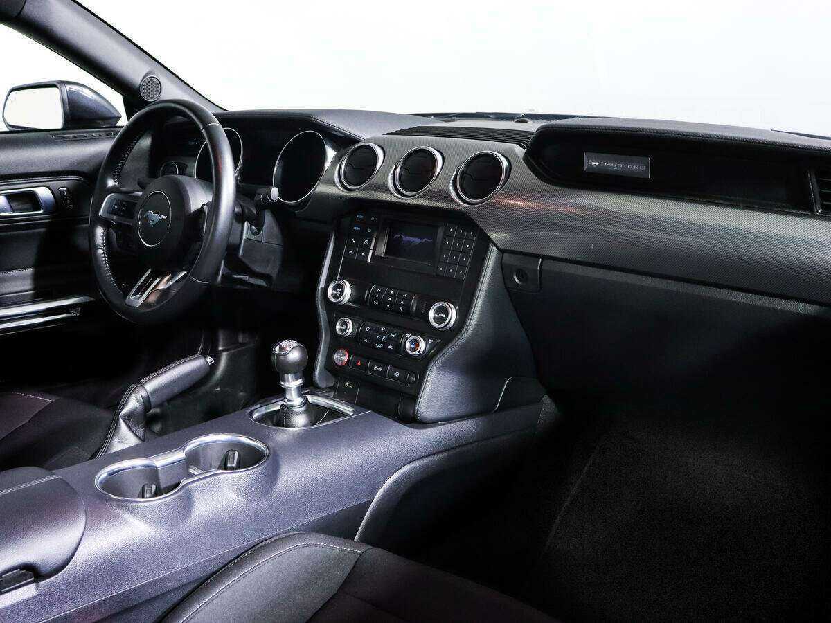 Купить Ford Mustang с пробегом. Фото: #8