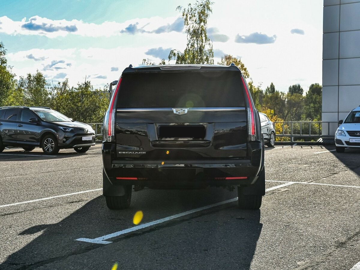 Купить Cadillac Escalade с пробегом. Фото: #5