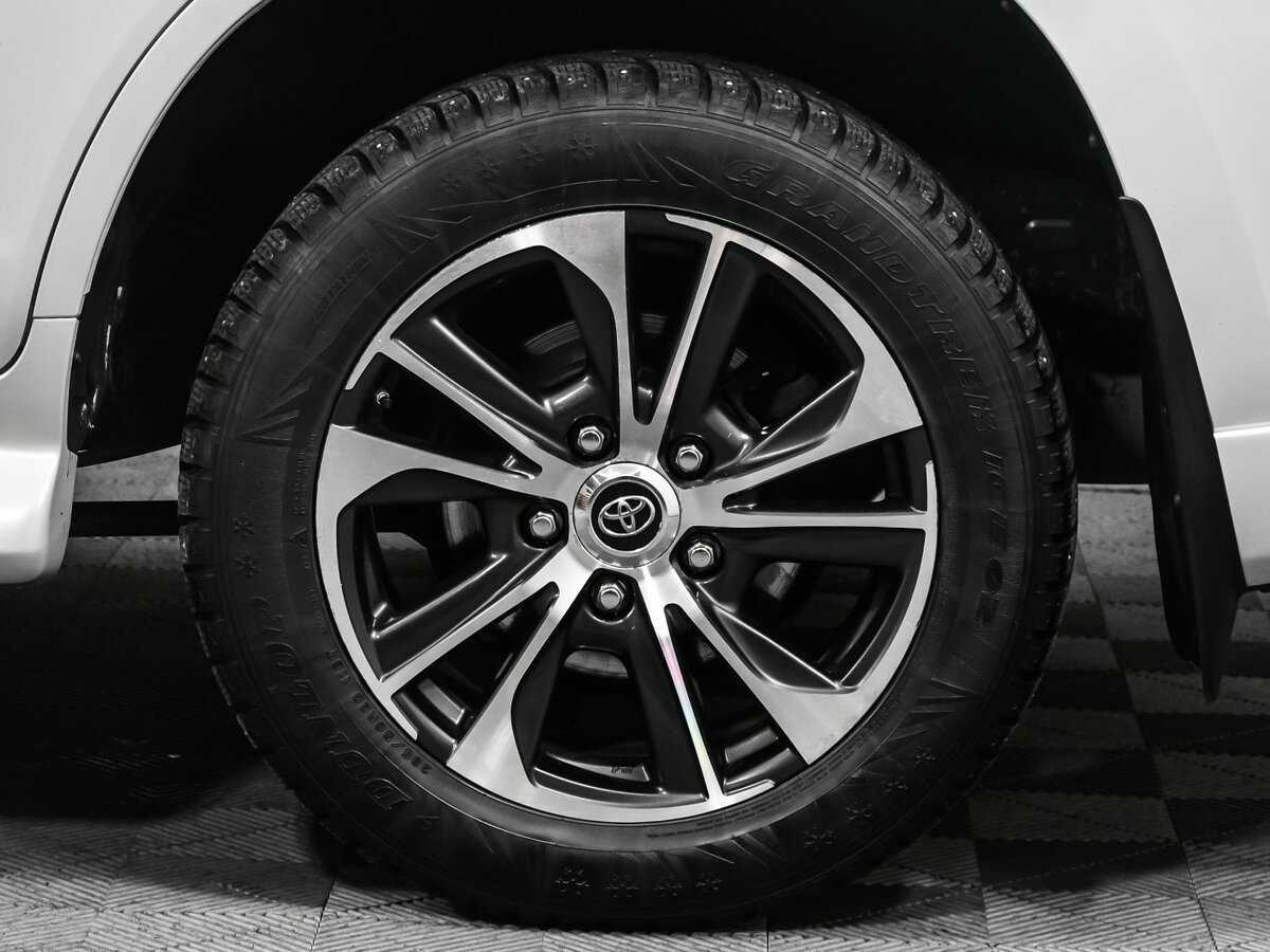 Купить Toyota Land Cruiser с пробегом. Фото: #21