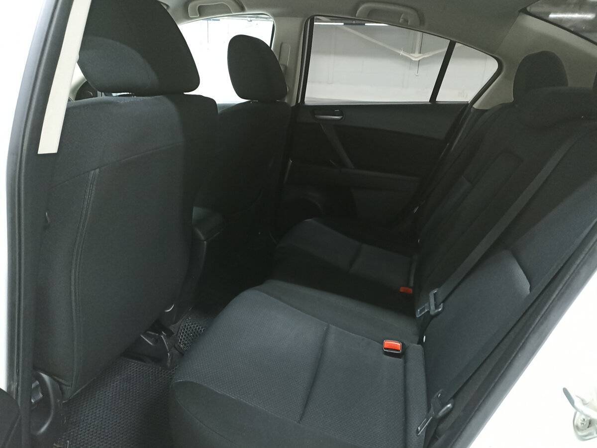 Купить Mazda 3 с пробегом. Фото: #11