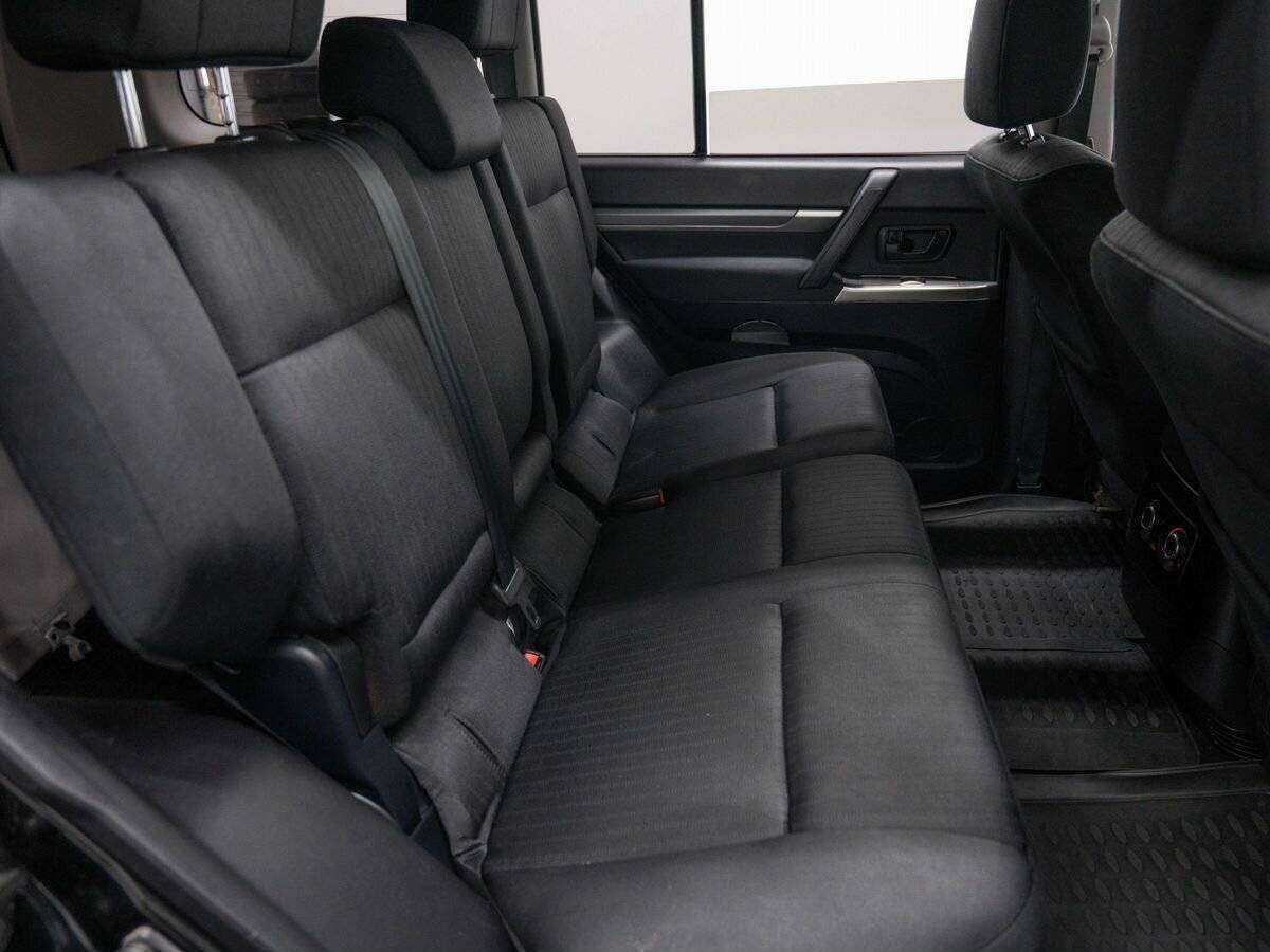 Купить Mitsubishi Pajero с пробегом. Фото: #9