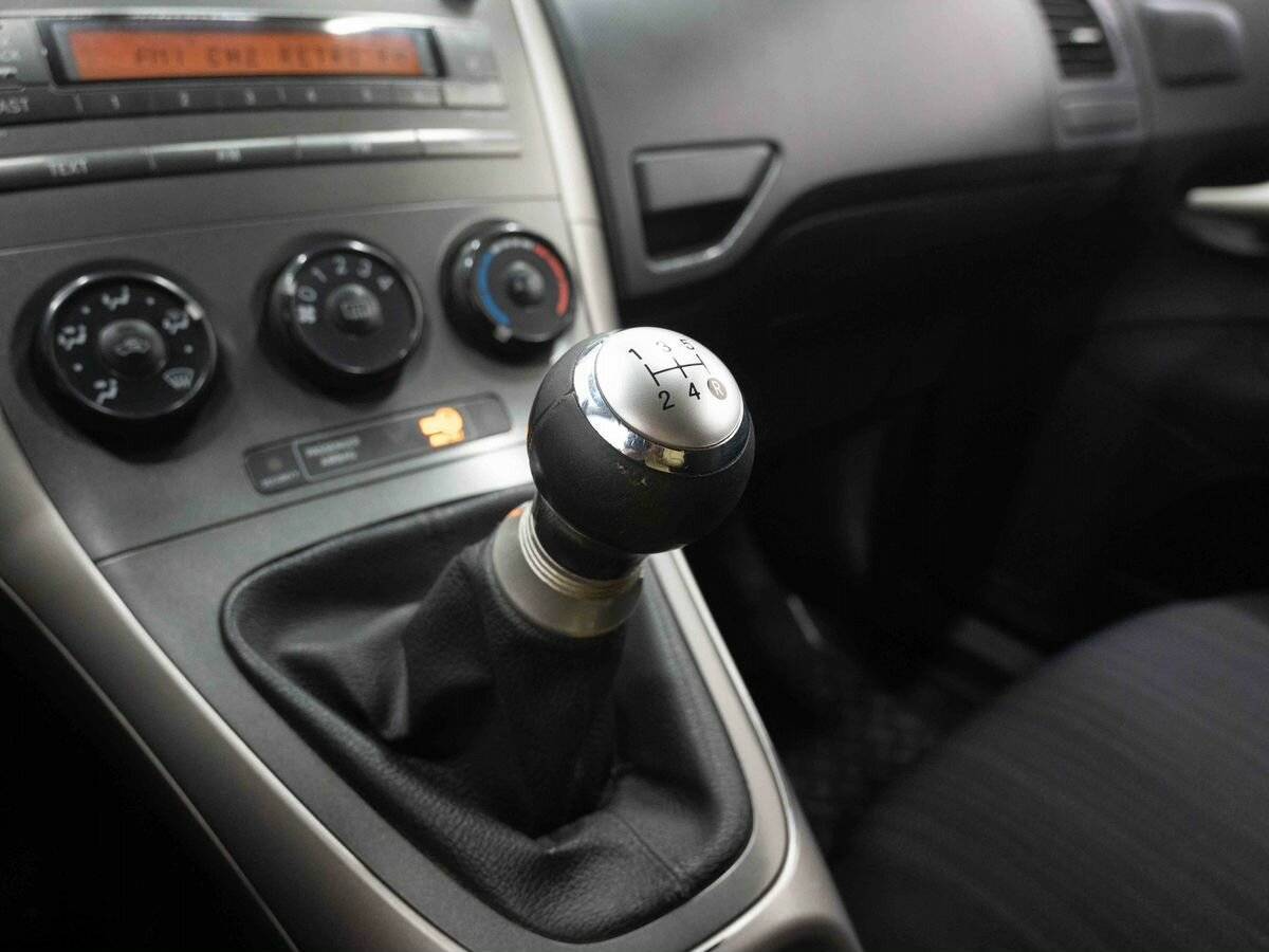 Купить Toyota Auris с пробегом. Фото: #18