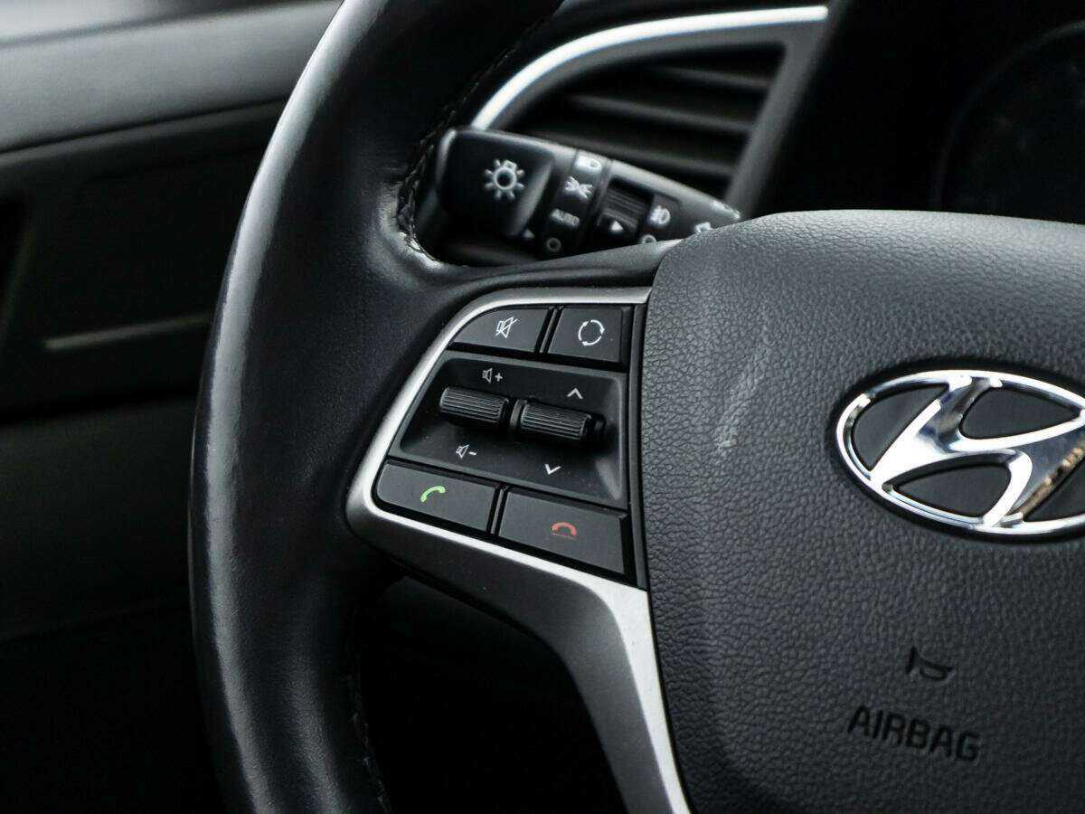 Купить Hyundai Elantra с пробегом. Фото: #18