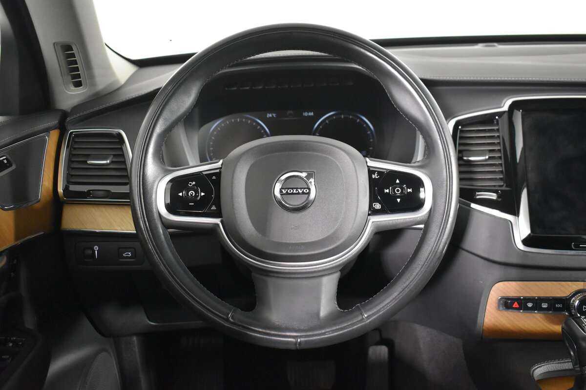 Купить Volvo XC90 с пробегом. Фото: #17